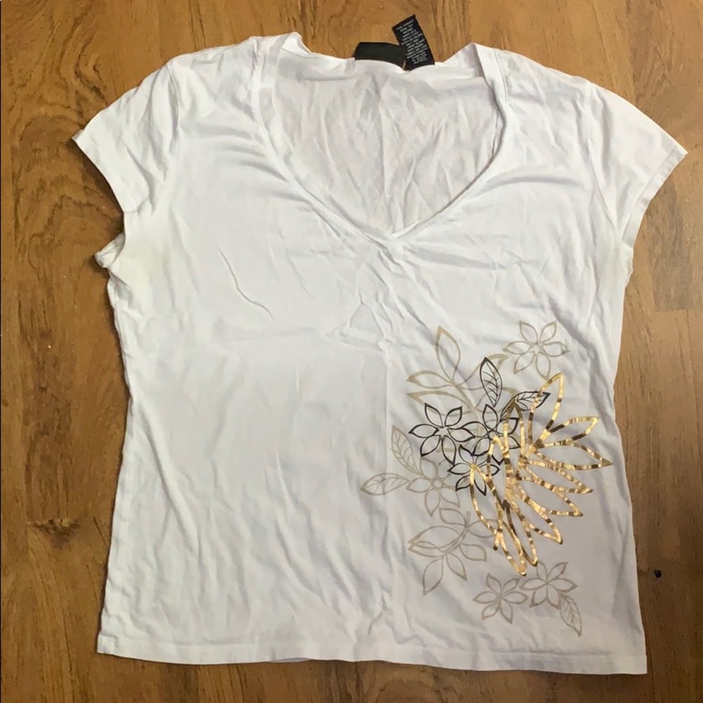 New York & Company tshirt